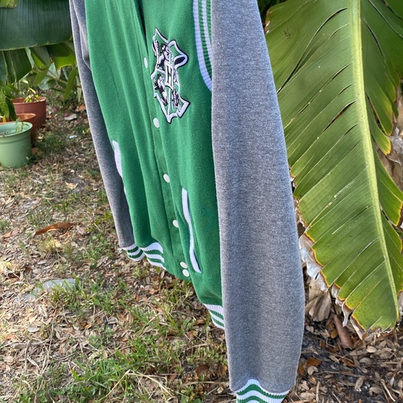 Harry Potter Slytherin jacket size large. - Picture 16 of 16